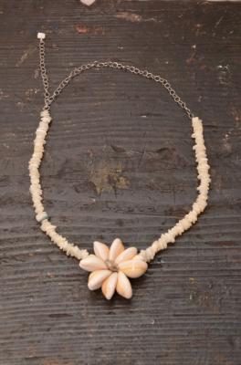NATURAL　SHELL　ネックレス